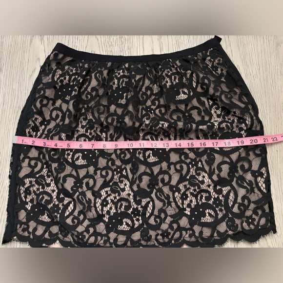 NWT Loft Black Lace Skirt Size 6 *Piece Of Hook Closure Missing - Picture 11 of 12